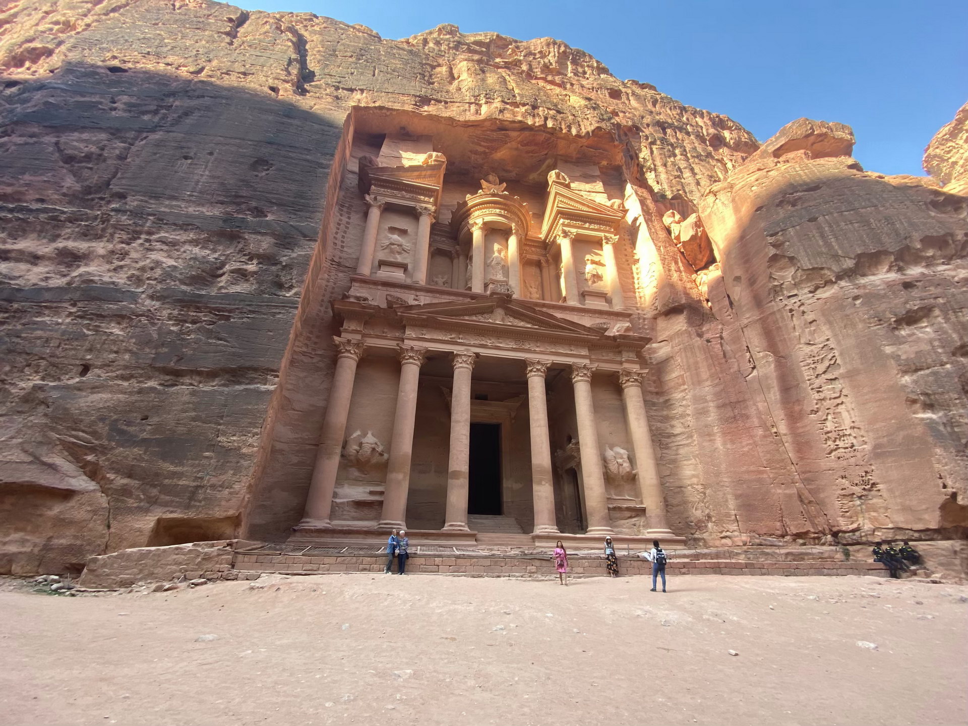 Discover Jordan in 2 Days - Petra, Wadi Rum &amp; the Dead Sea on a Budget